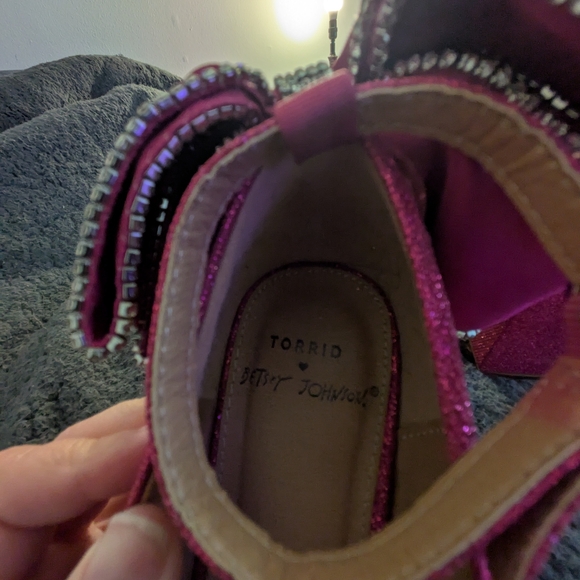 Torrid Pink Glitter Bow Heels - Picture 1 of 5